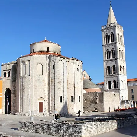 Apartamento With A Parking Space - 18338 Zadar