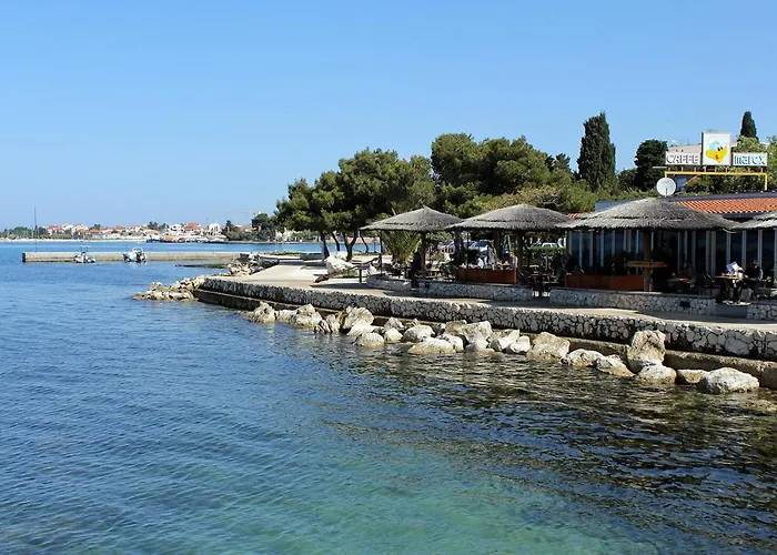 Lägenhet With Parking Space - 18338