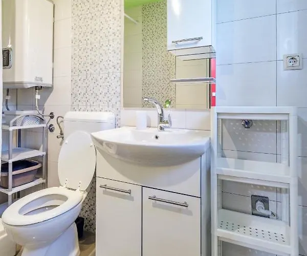 With Parking Space - 18338 Lägenhet