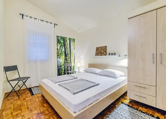 With Parking Space - 18338 公寓